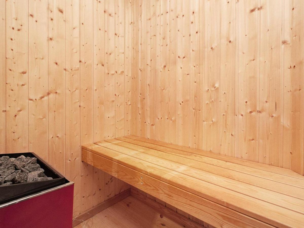 Three-Bedroom Holiday Home In Rodby 38 Kramnitse エクステリア 写真