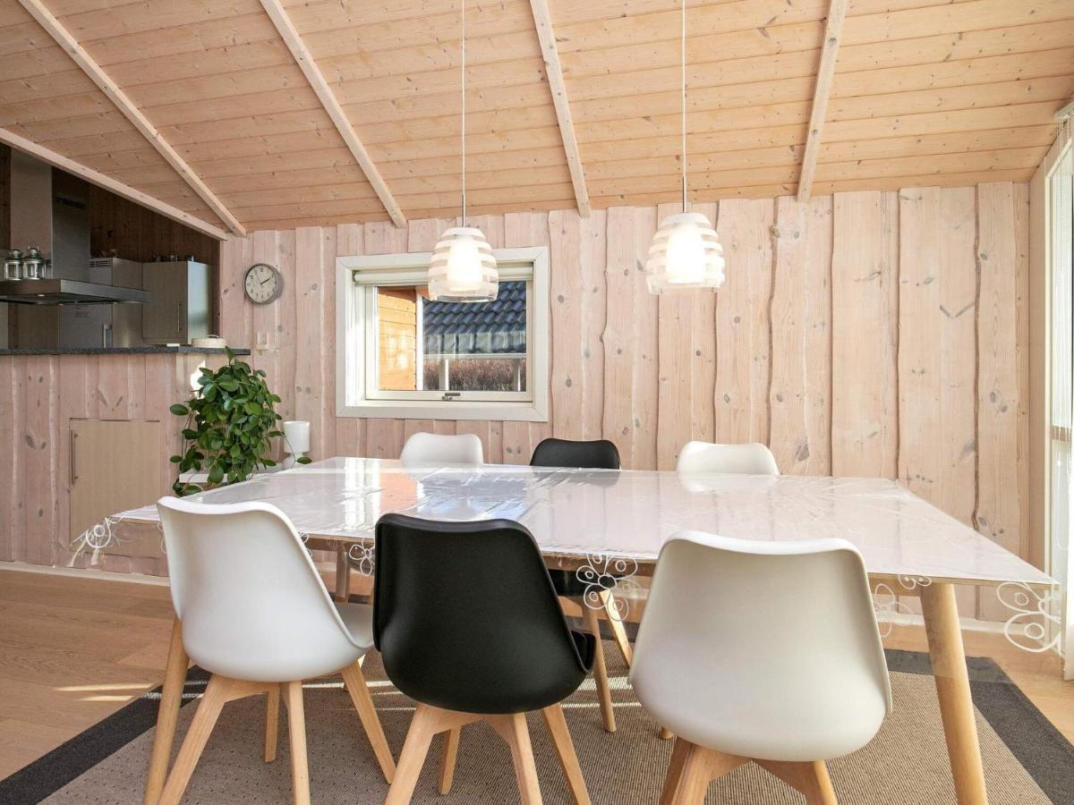 Three-Bedroom Holiday Home In Rodby 38 Kramnitse エクステリア 写真