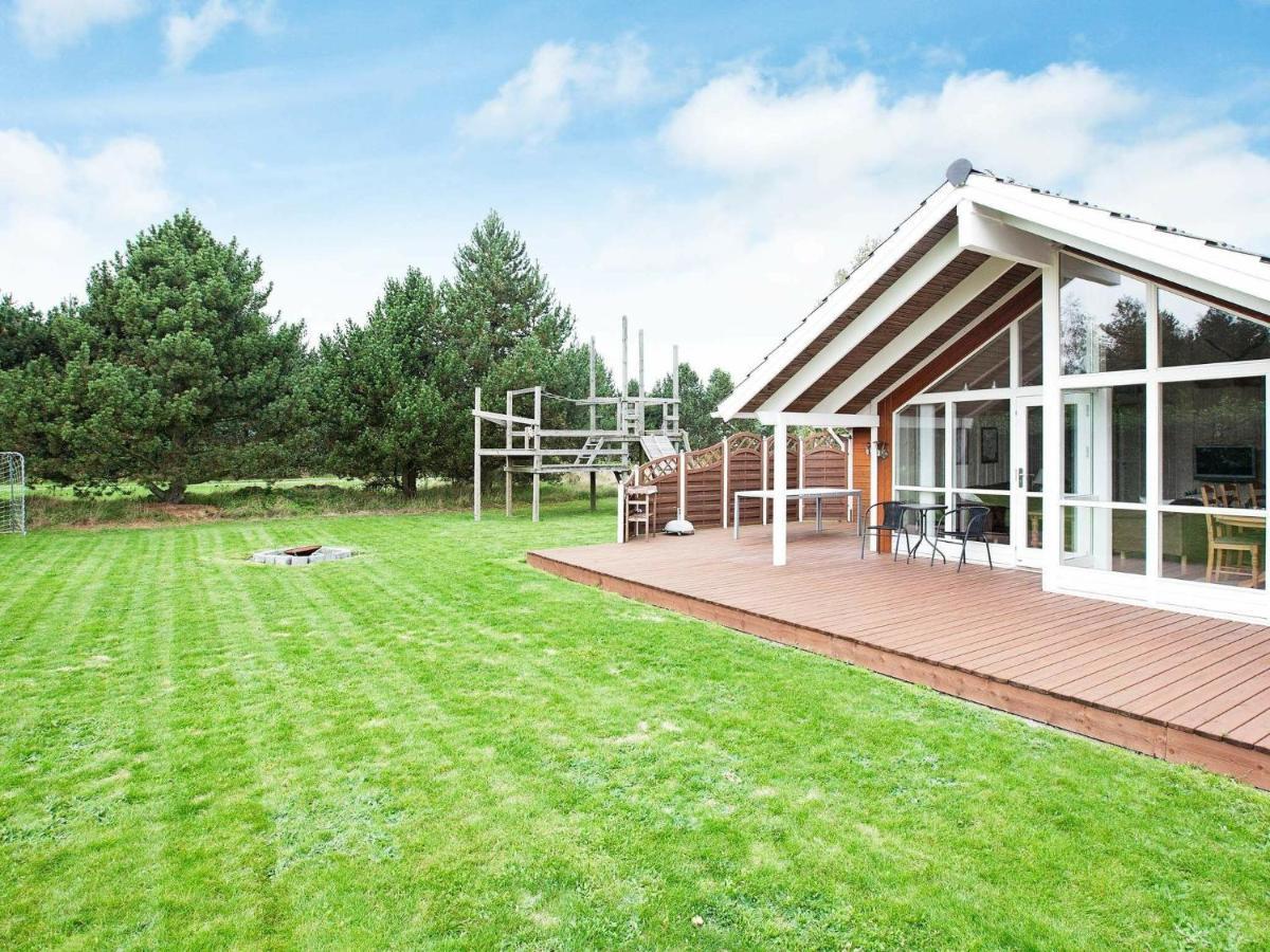 Three-Bedroom Holiday Home In Rodby 38 Kramnitse エクステリア 写真
