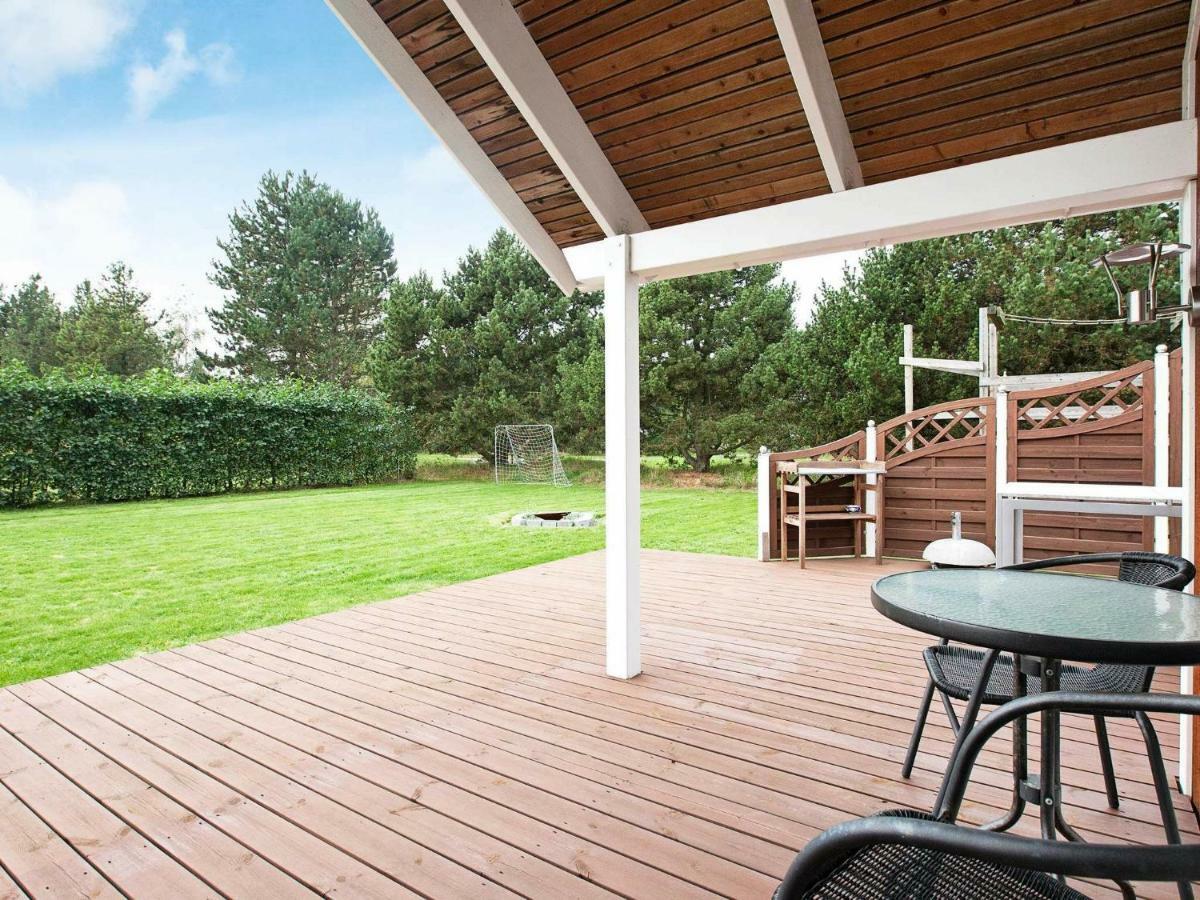 Three-Bedroom Holiday Home In Rodby 38 Kramnitse エクステリア 写真