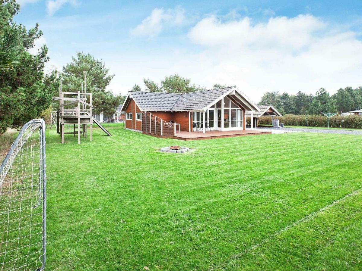 Three-Bedroom Holiday Home In Rodby 38 Kramnitse エクステリア 写真