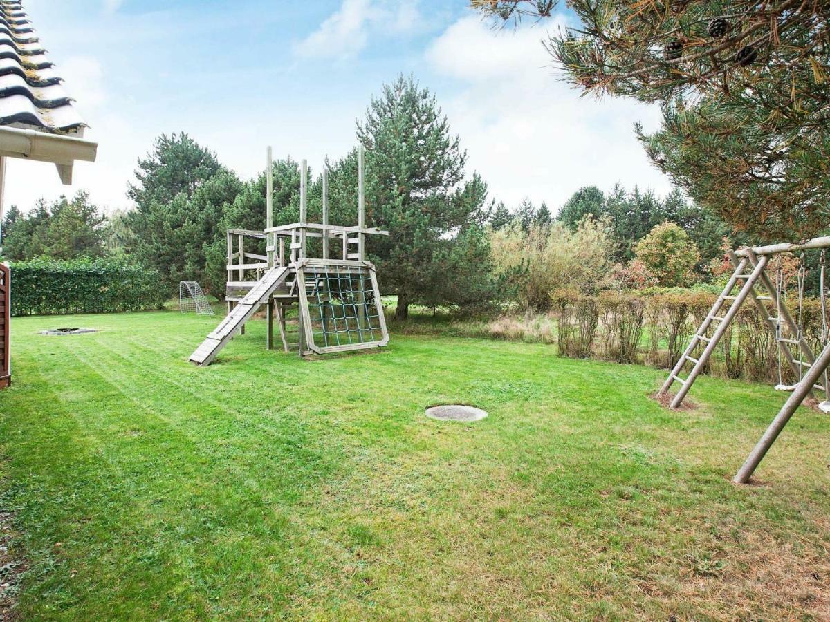 Three-Bedroom Holiday Home In Rodby 38 Kramnitse エクステリア 写真