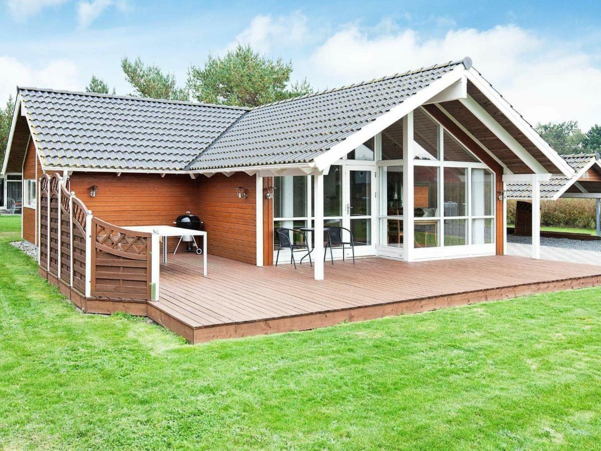 Three-Bedroom Holiday Home In Rodby 38 Kramnitse エクステリア 写真