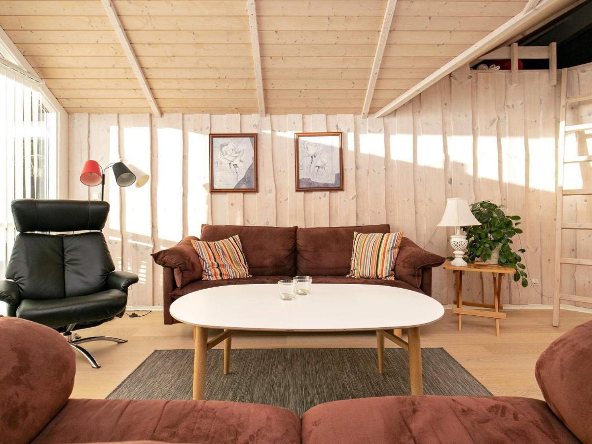 Three-Bedroom Holiday Home In Rodby 38 Kramnitse エクステリア 写真