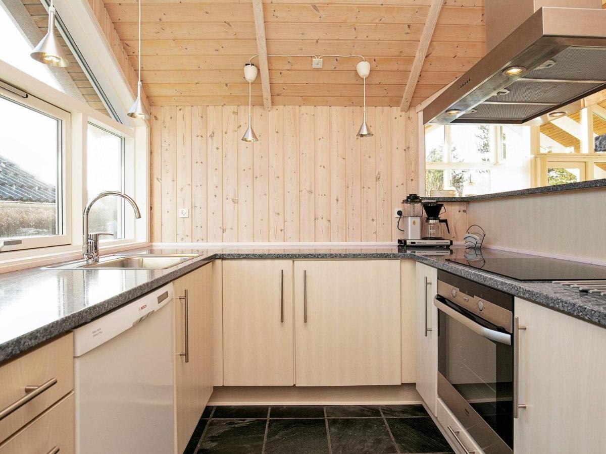 Three-Bedroom Holiday Home In Rodby 38 Kramnitse エクステリア 写真